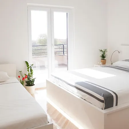 Two Bedroom With Swimming Pool For A Pleasant - Ae1181 *